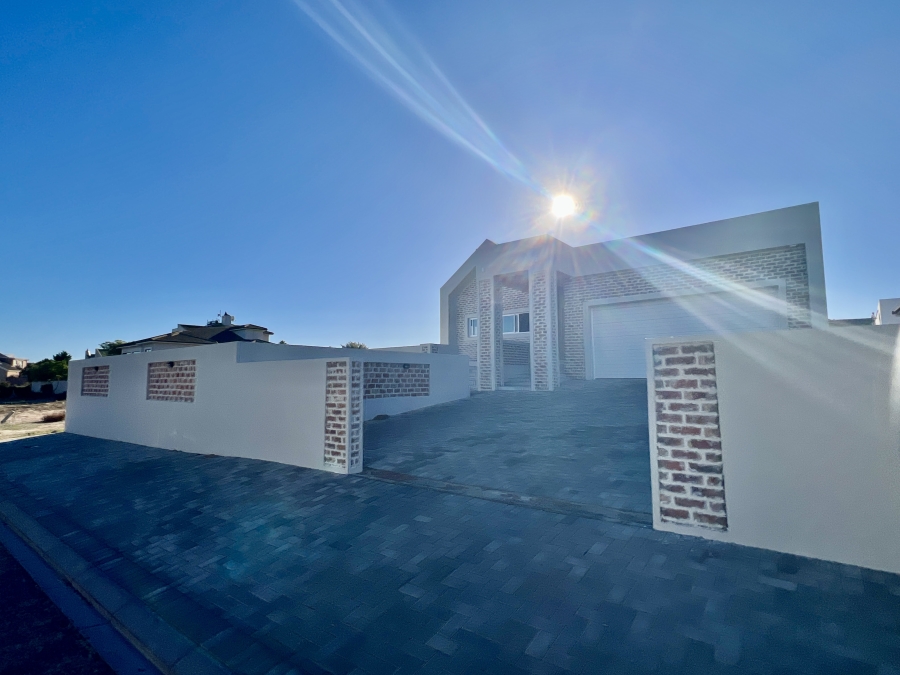 4 Bedroom Property for Sale in Myburgh Park Western Cape